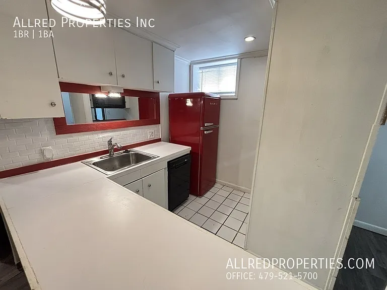 621 N Leverett Ave #5 — Photo 5