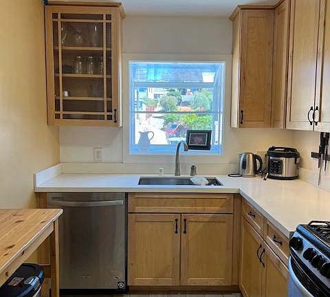 4th image of 6370 Highland Ave #A