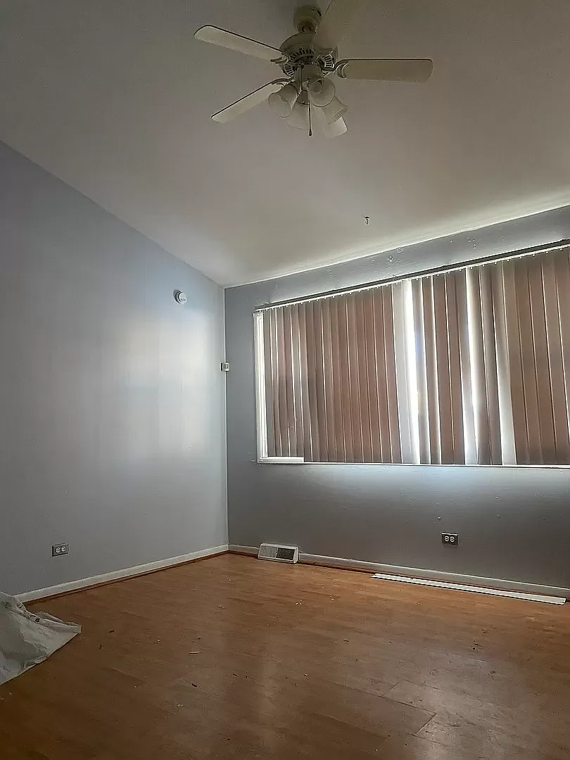 3 bed, 1.5 bath, 931 sqft, $1,800 — Photo 1