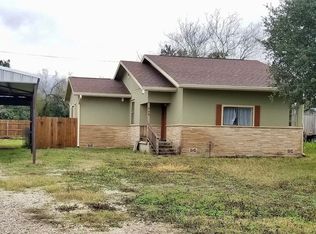 502 E Tips St, Three Rivers, TX 78071