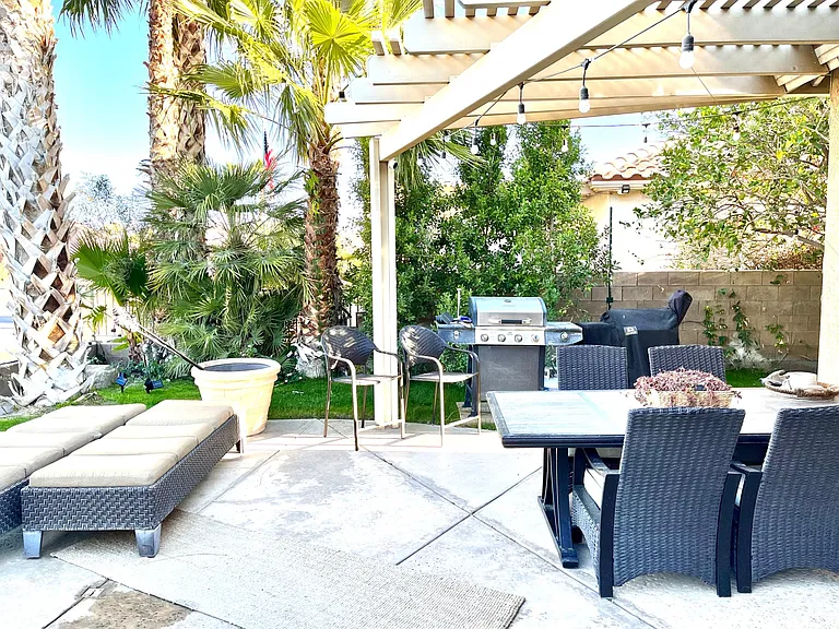 45235 Crystal Springs Dr — Photo 36