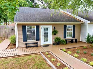 2 Sweetbriar Ln, Spartanburg, SC 29301