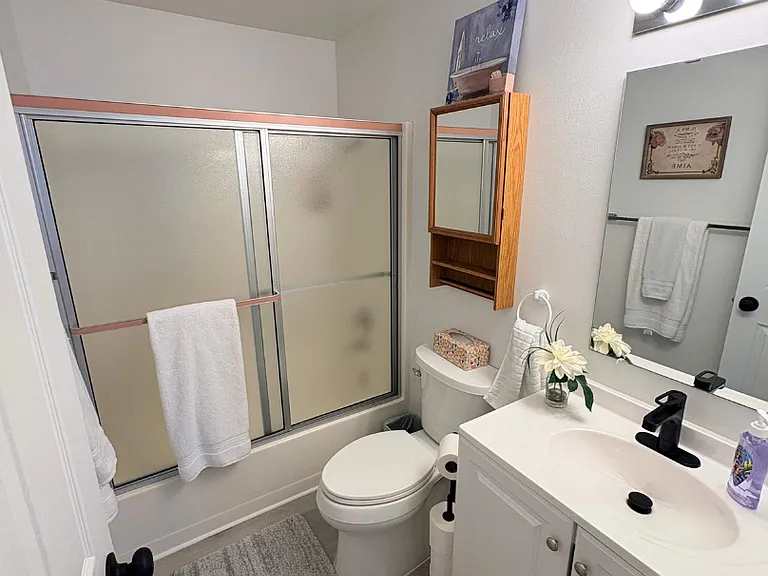 890 SW 7th St — Photo 47