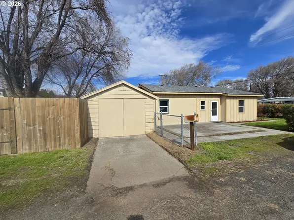 3208 W 7th St, The Dalles, OR 97058