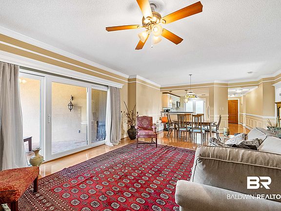 4th image of 100 Tower Dr Unit 204