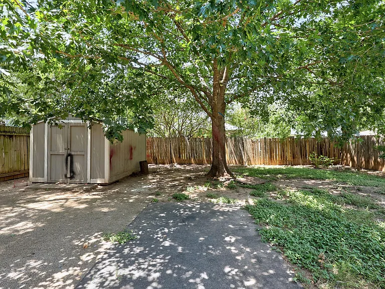 1806 Rusty Nail Loop — Photo 26