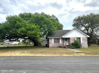 127 N Mechanic St, Bellville, TX 77418
