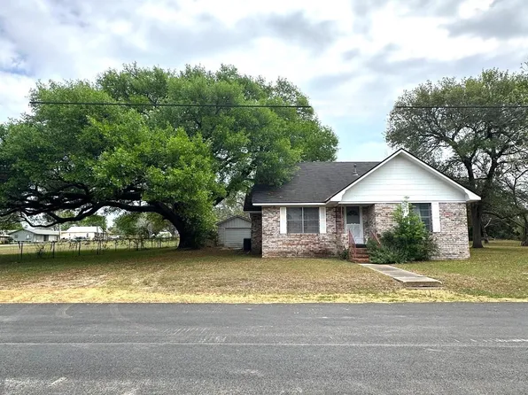 127 N Mechanic St, Bellville, TX 77418