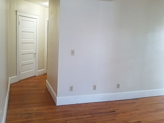 4th image of 71 Sherman St