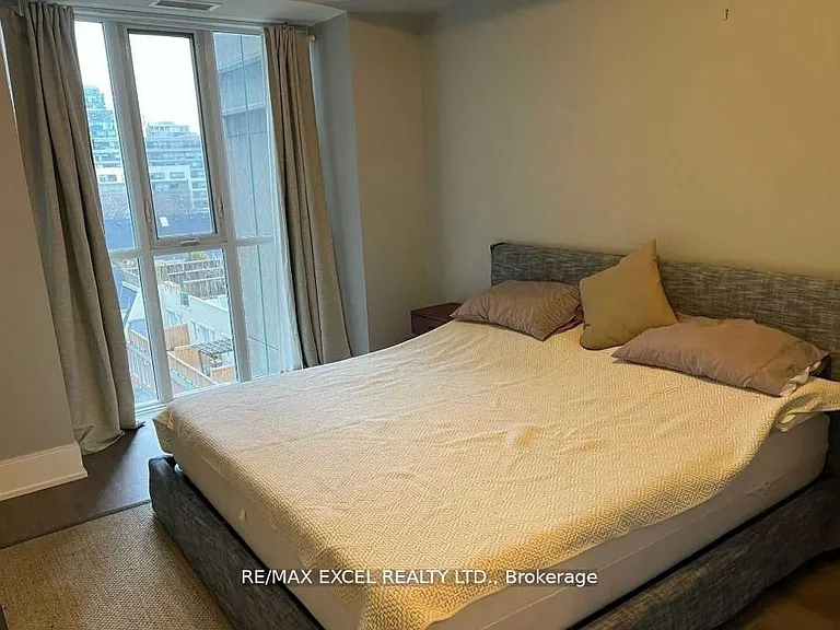 560 Front St W #728 — Photo 9