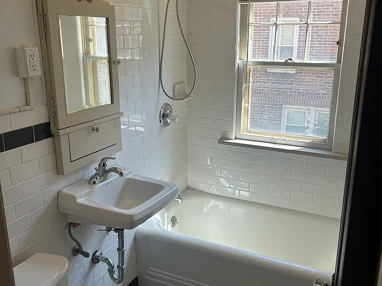 3519 Emerson Ave S #103 — Photo 9