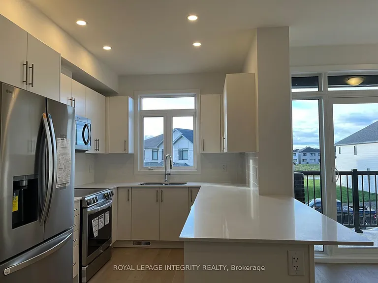 552 Tahoe Hts — Photo 4