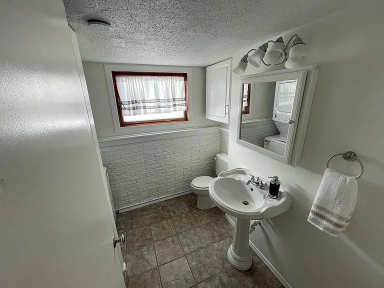 2904 Greenway Dr — Photo 10