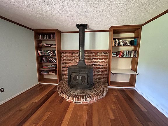4th image of 50 Lake Larry Dr