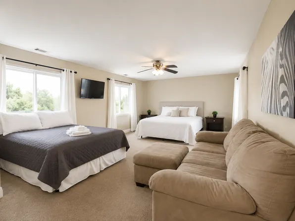 5763 Baja Dr, San Diego, CA 92115