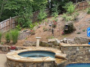 854 Valley Dr, Canton, GA 30114