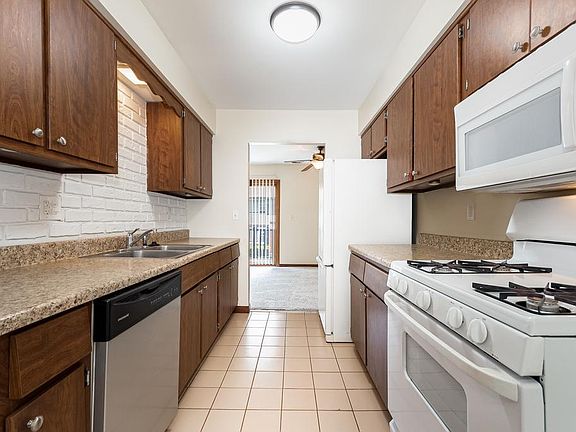 3rd image of 11238 195th St #D
