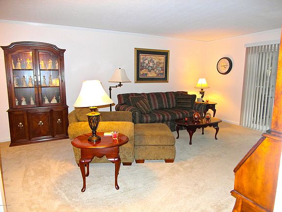 2nd image of 408 Lafontenay Ct