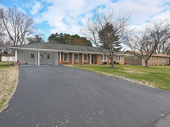 3rd image of 211 Donna Dr