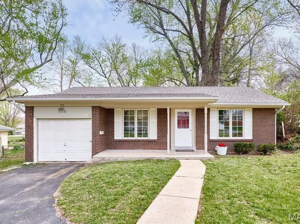 2008 Sibley St, Saint Charles, MO 63301