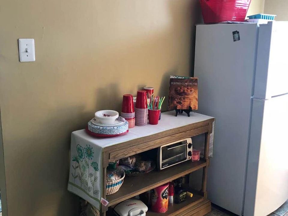 2nd image of 1366 Wells St Floor 2