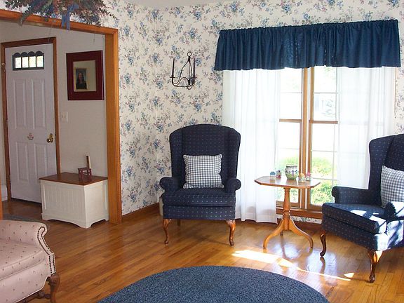 4th image of 6 Coach House Ln