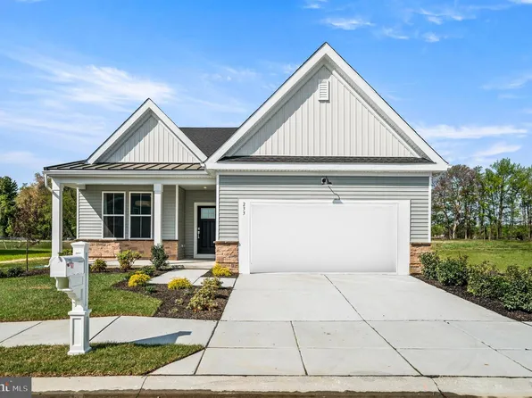 10 Calla Lily Ct, Dover, DE 19904