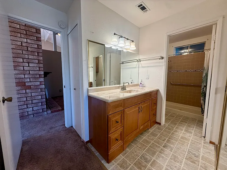 2810 Miller Ct — Photo 24