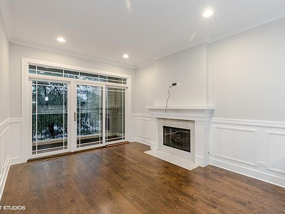3rd image of 1539 N Western Ave #2