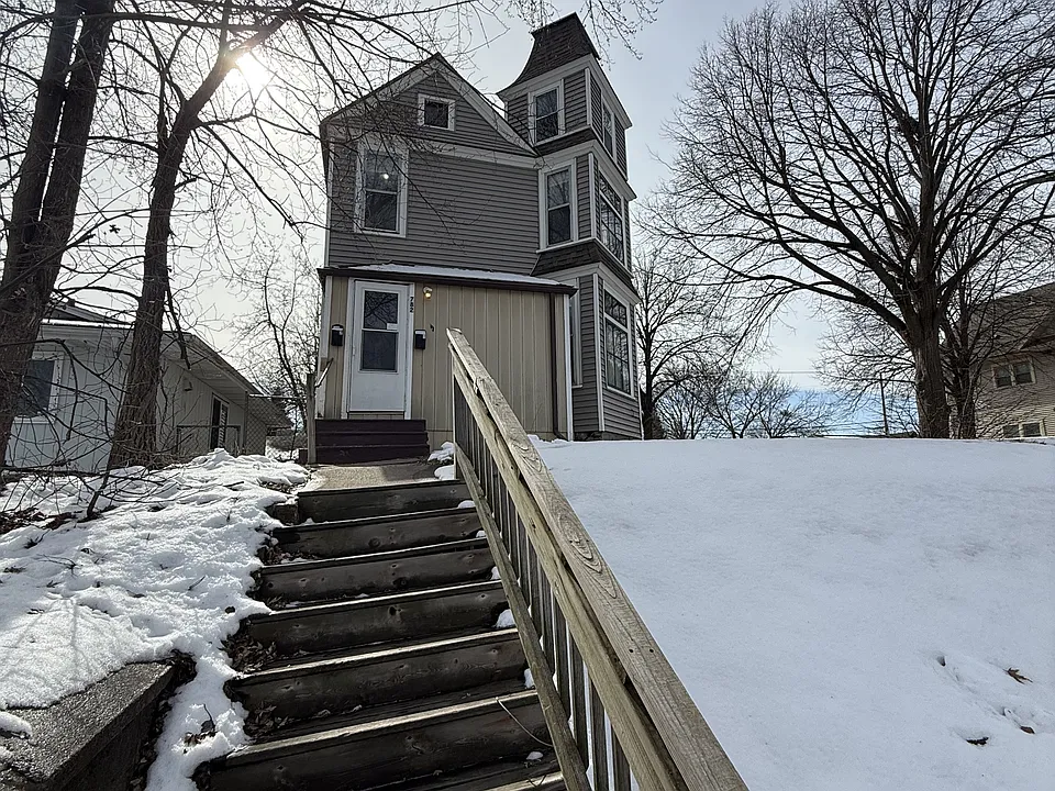 782 Case Ave #2