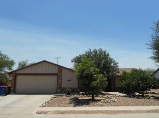 1056 N Fleetwood Pl, Tucson, AZ 85748