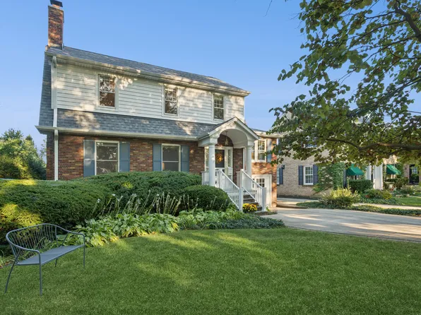 1111 Lexington St, Wheaton, IL 60187