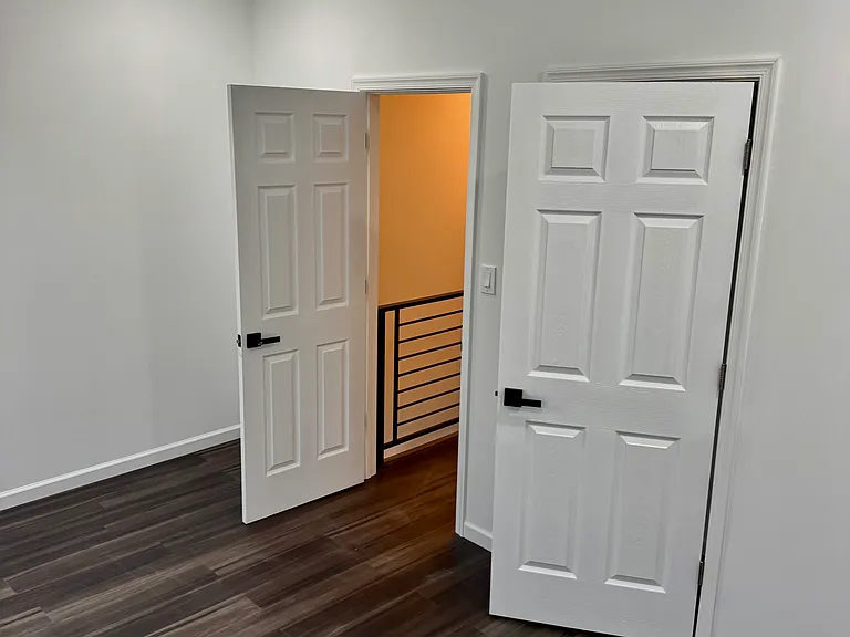 2144 W Grange Ave — Photo 14