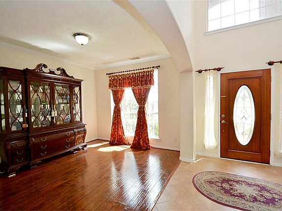 4th image of 27002 Glenfield Hollow Ln
