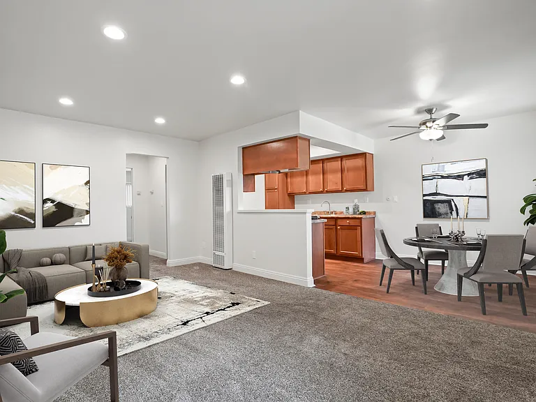 Balboa Apartments — Photo 18