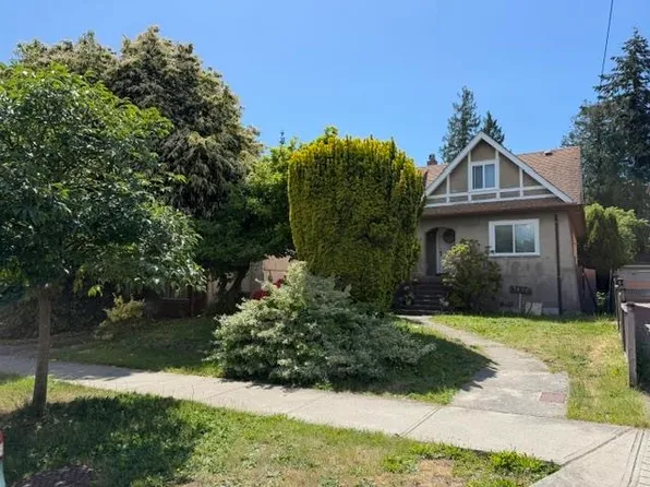 7079 Waverley Ave, Burnaby, BC V5J 4A4