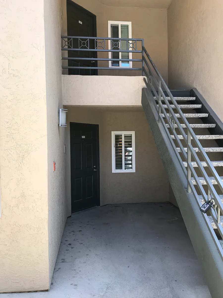 Building Photo - 7405 Charmant Dr #2313
