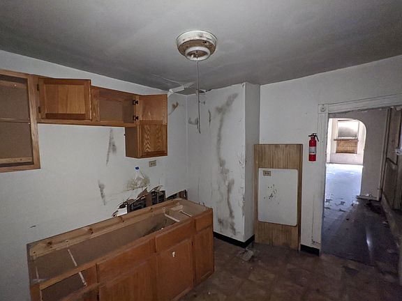 5th image of 7036 S Saint Lawrence Ave