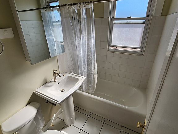 4th image of 5469 W Chicago Ave APT 7