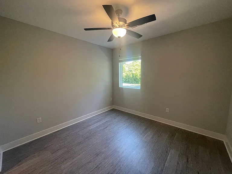 Franklin Forest New Construction 2 Bedrooms — Photo 42