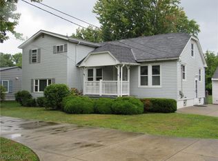 39007 Johnnycake Ridge Rd, Willoughby, OH 44094