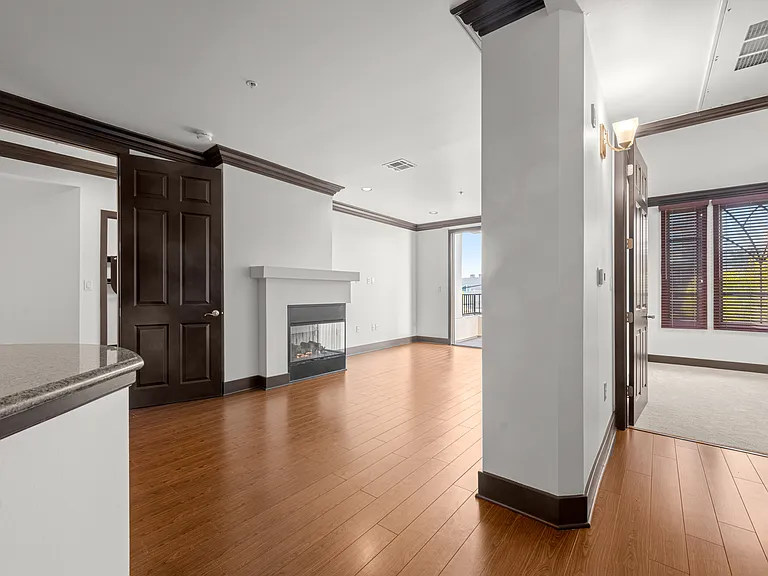 1138 Glenville Dr — Photo 13