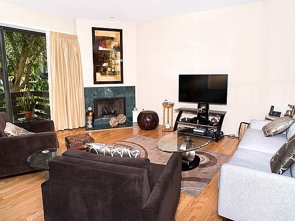 3rd image of 21821 Burbank Blvd Unit 153