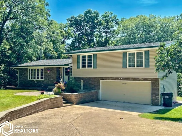 13087 Cedar Hills Dr, Burlington, IA 52601