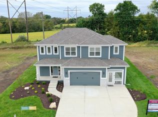 17023 Hickory Dr, Urbandale, IA 50322
