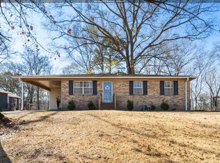 3030 Debra Dr, Fultondale, AL 35068
