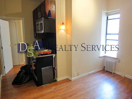 Rented by DSA Realty | media 35