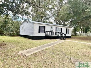 26 SE Sherwood Forest Dr, Allenhurst, GA 31301