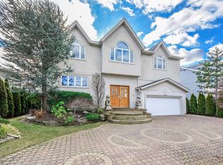 3162 Hewlett Ave, Merrick, NY 11566