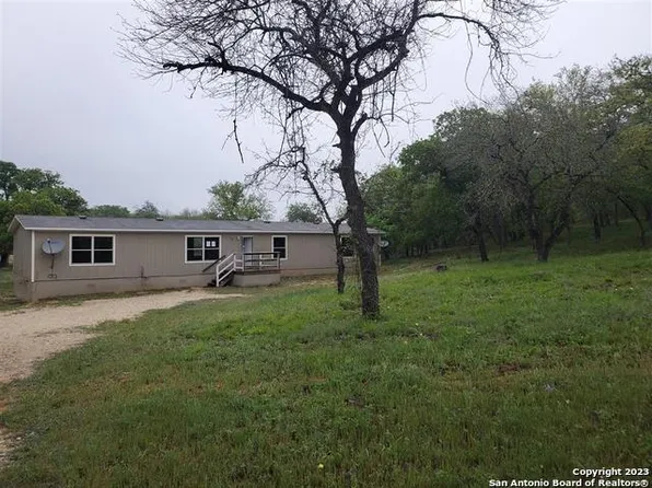 198 PULLMAN RD, La Vernia, TX 78121